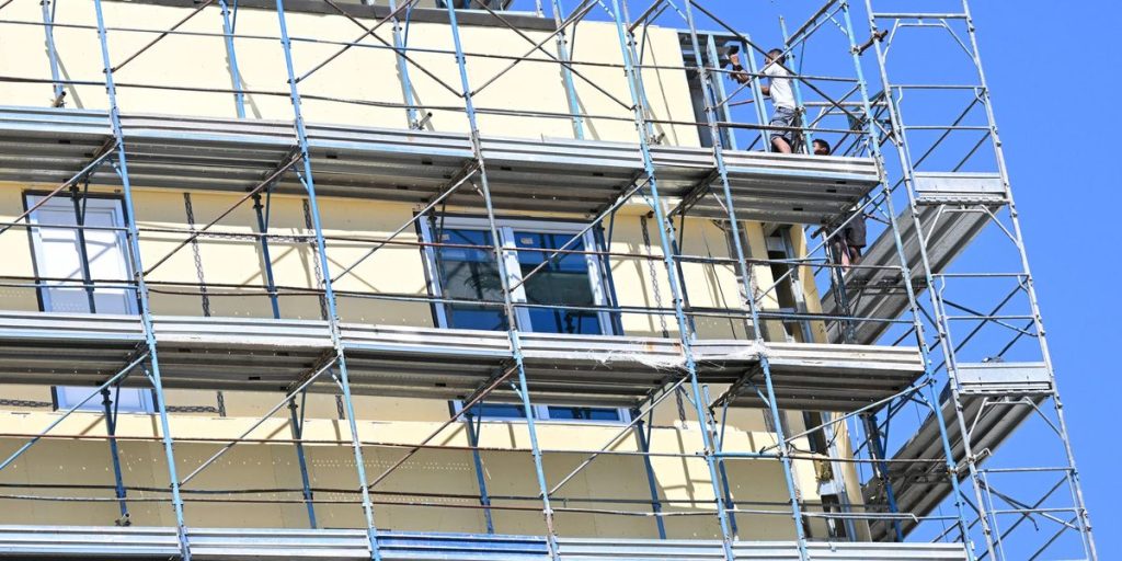 Italians invest in brick and mortar but today they look more at management costs than at the price