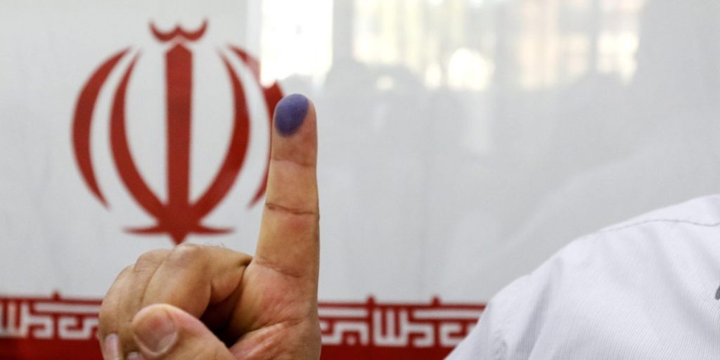 Iran: early elections "controlled" by the Supreme Leader, Khamenei