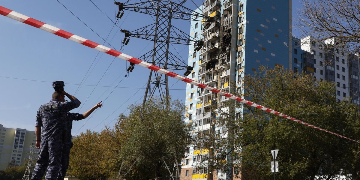 Drone Swarm Over Russia, Targeting Cities and Airports
