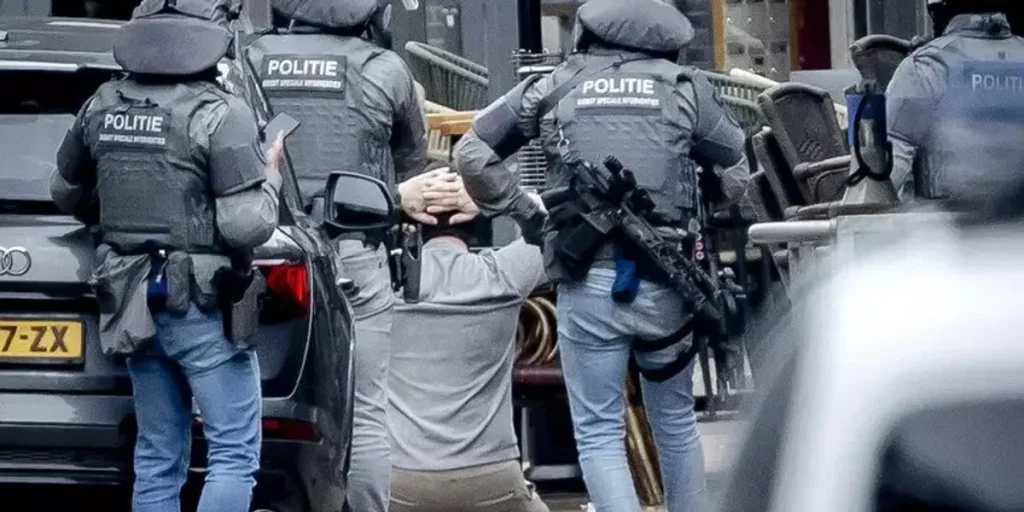 Knife attack in Rotterdam leaves one dead and one injured.