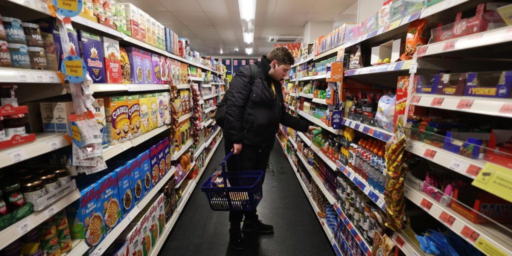 Inflation is growing again (+0.9%) and the shopping cart is getting heavier