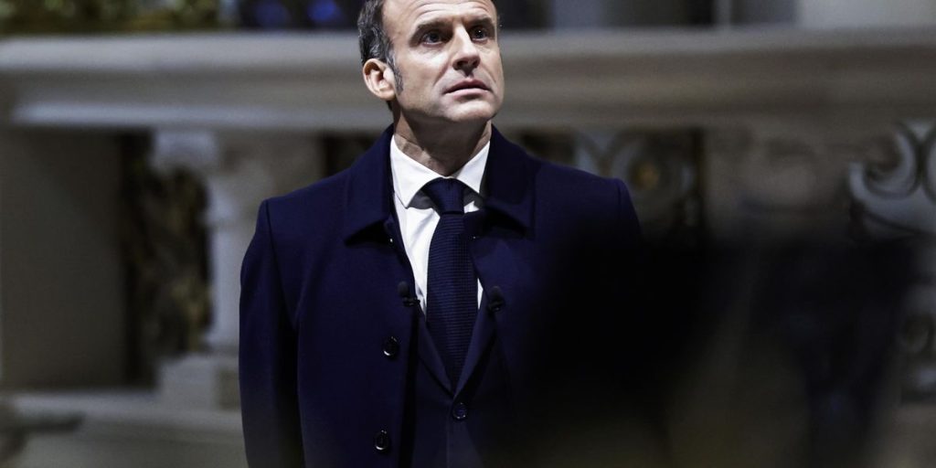 Macron was the victim of his magic tricks