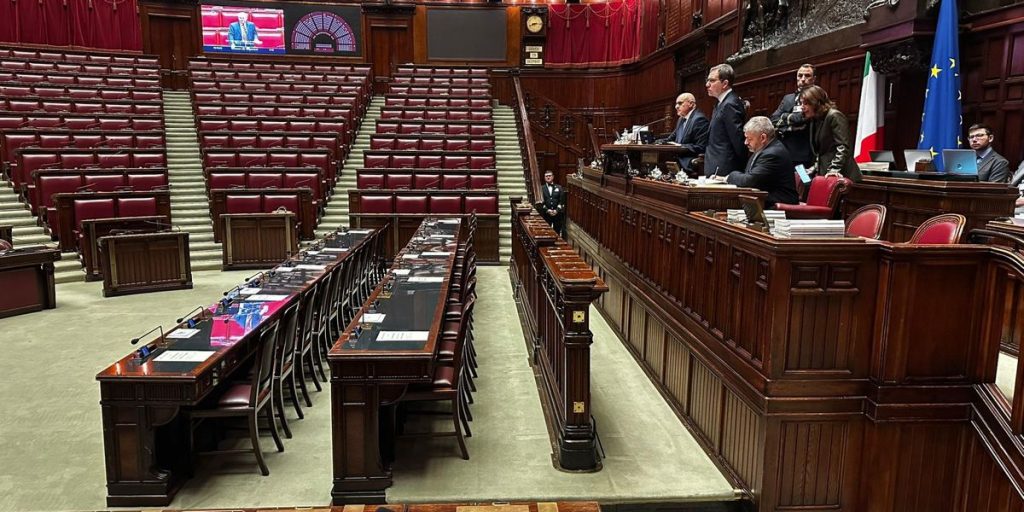 The maneuver arrives in the chamber, tomorrow the vote on confidence, here are some of the hidden amendments