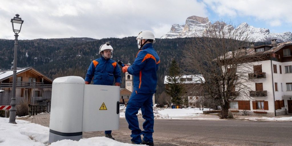 Enel innovates, fusing form and content: high-design street boxes arrive