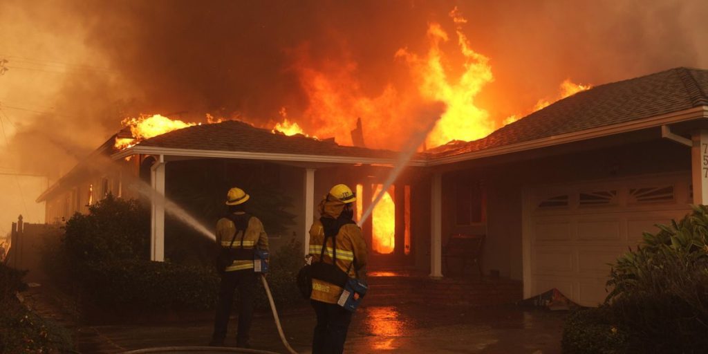 California uses prisoners to put out fires (and pays them little)