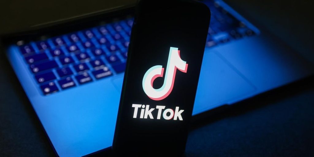 The Chinese are waiting for Trump to decide the future of TikTok