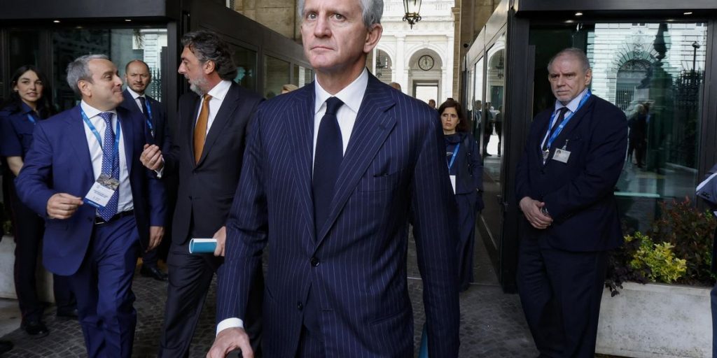 Earthquake in Piazza Affari: MPS attacks Mediobanca