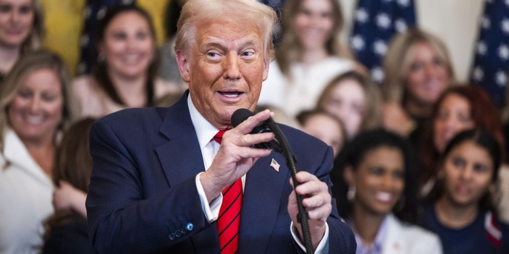 Trump signs the order: "No to transgender in women's sports"