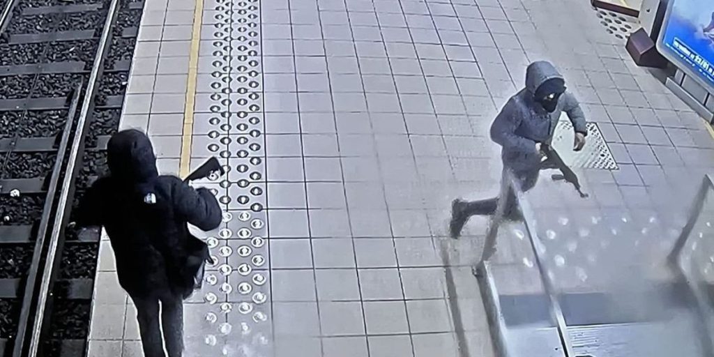 Brussels: shots in the subway in the morning. It is hunting for the two men