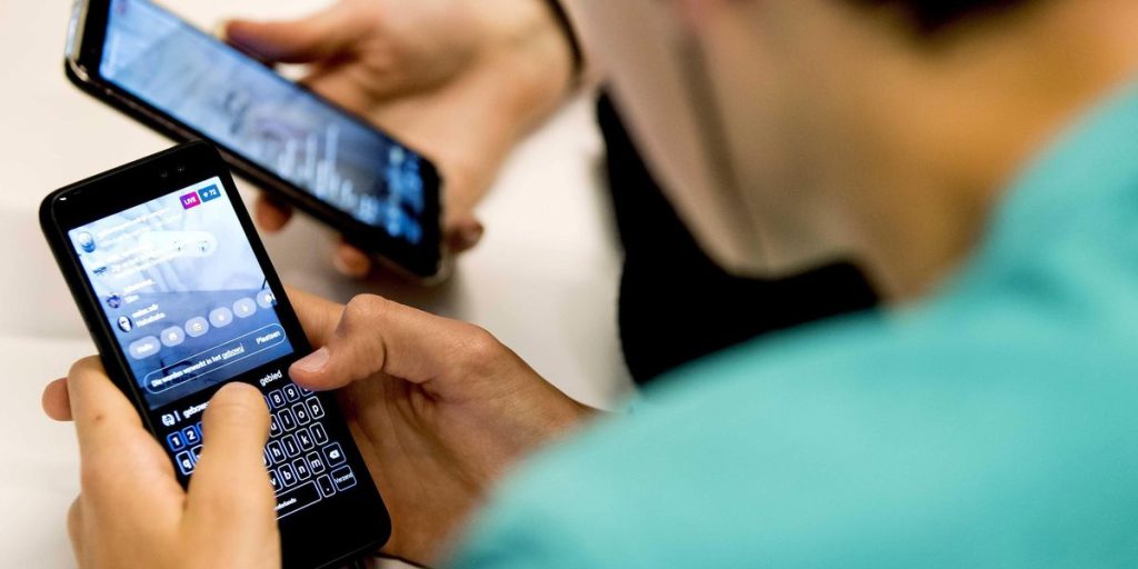 Denmark will ban smartphones in schools