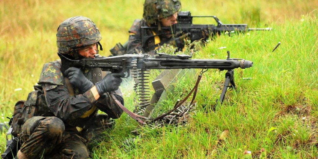 Not only weapons, Berlin's army does not find young people