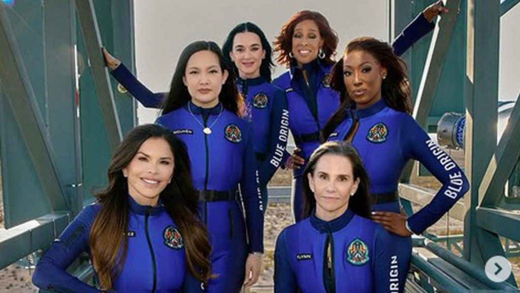 Blue Origin, missione compiuta: le astrogirl sono tornate sulla Terra