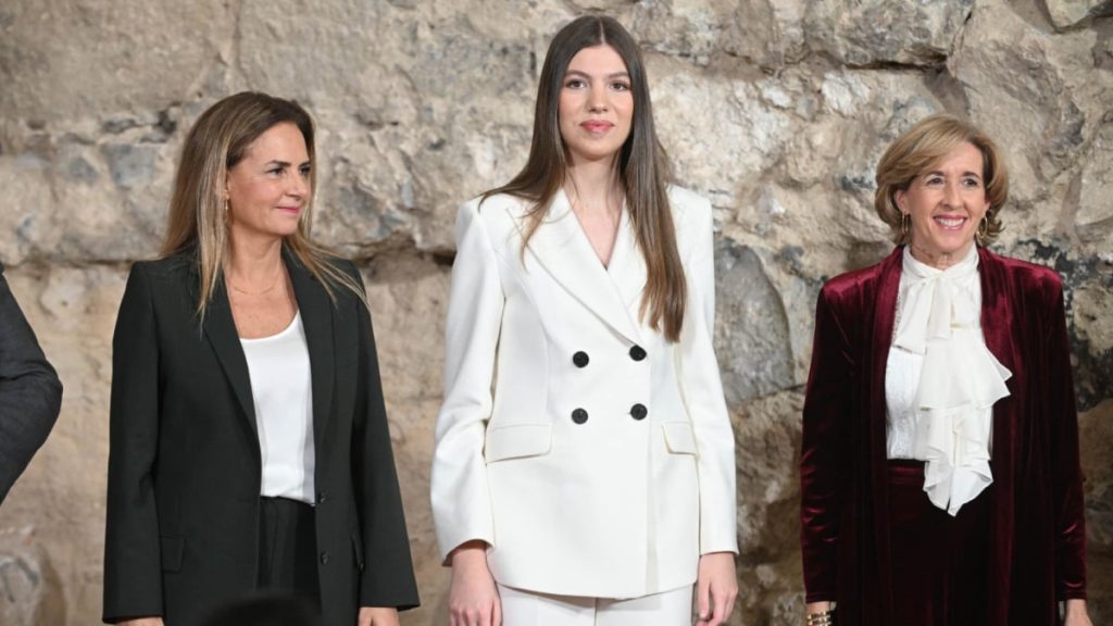 Sofia of Spain is 18 years old, the official debut without the family