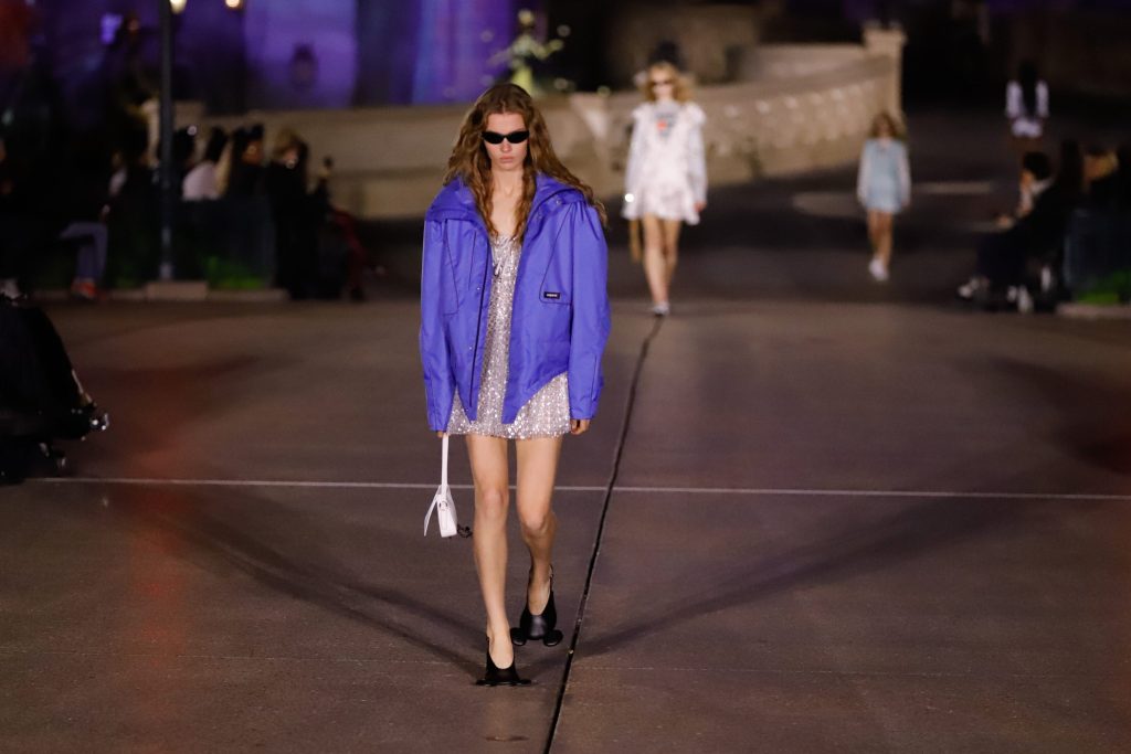 Eleganza ribelle: come è cambiato l’abito da sera nella moda contemporanea