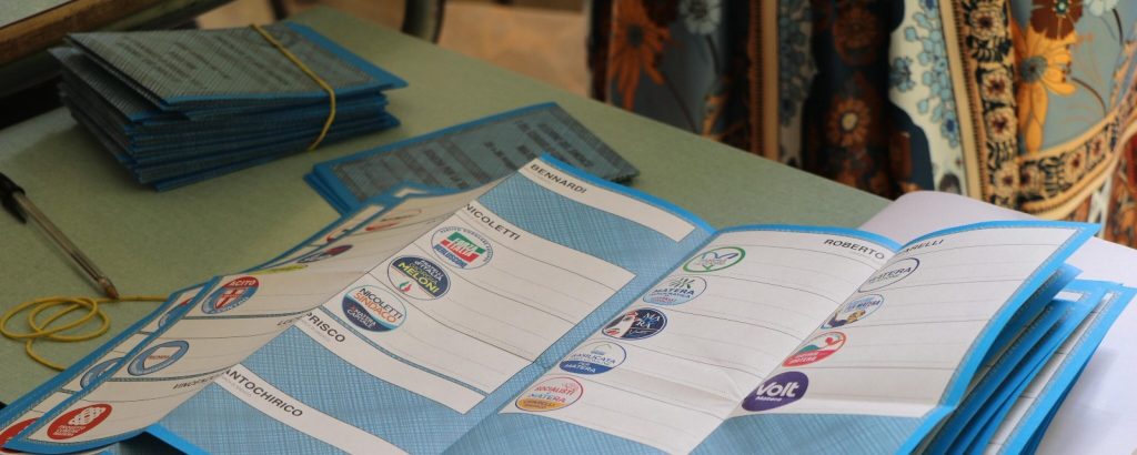 Elezioni comunali 2025, Genova e Ravenna al centrosinistra. Taranto e Matera al ballottaggio