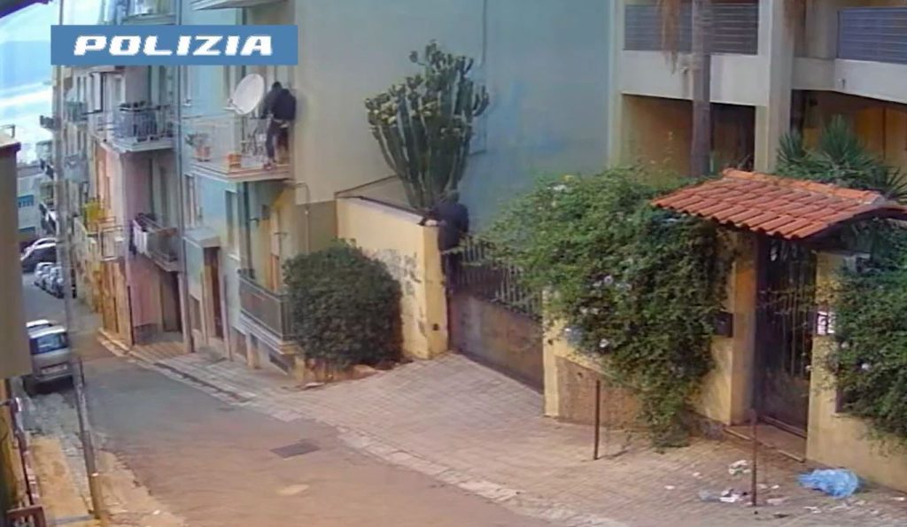 Reggio Calabria, the police defeat a Roma gang of thieves in apartments: here's how they acted