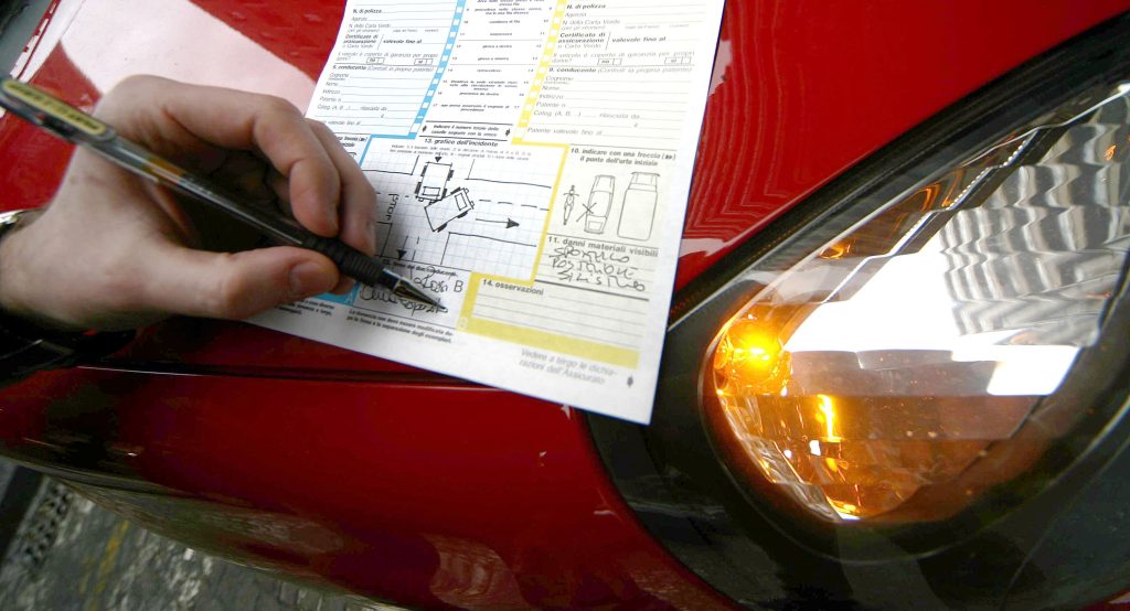 Arriva la constatazione amichevole digitale: come funziona e cosa cambia in caso di incidente