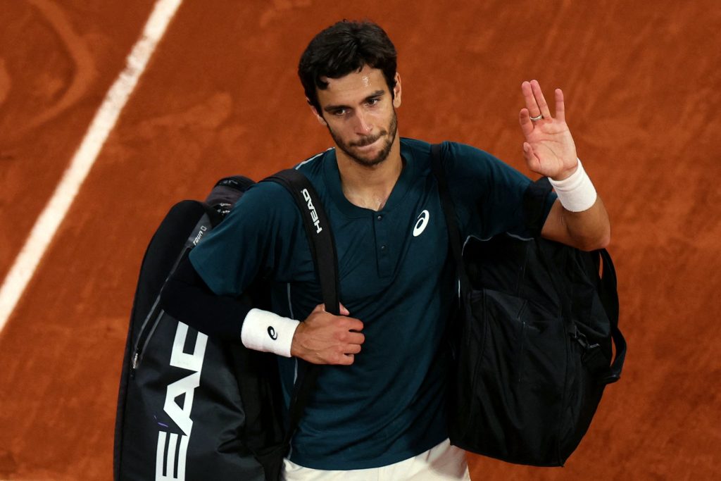 Musetti costretto al ritiro a Parigi: Alcaraz è il primo finalista