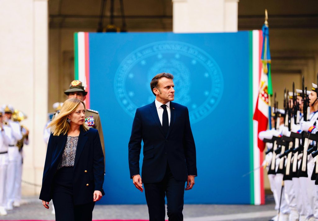 Meloni-Macron, tre ore d’incontro a Palazzo Chigi