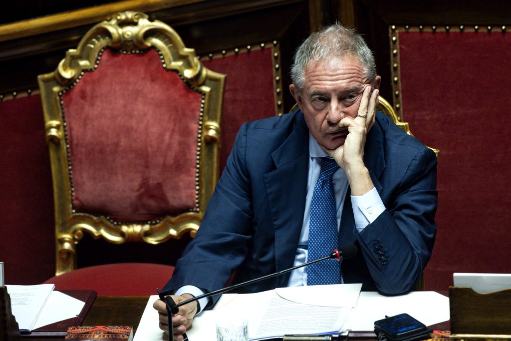 Guerra commerciale: il futuro dell’Europa? Urso: “Serve velocità nel prendere le decisioni”