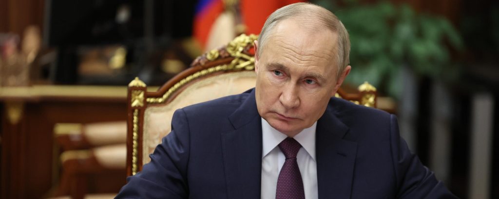 Il coro dei commentatori moralisti mostra il cortocircuito su Putin