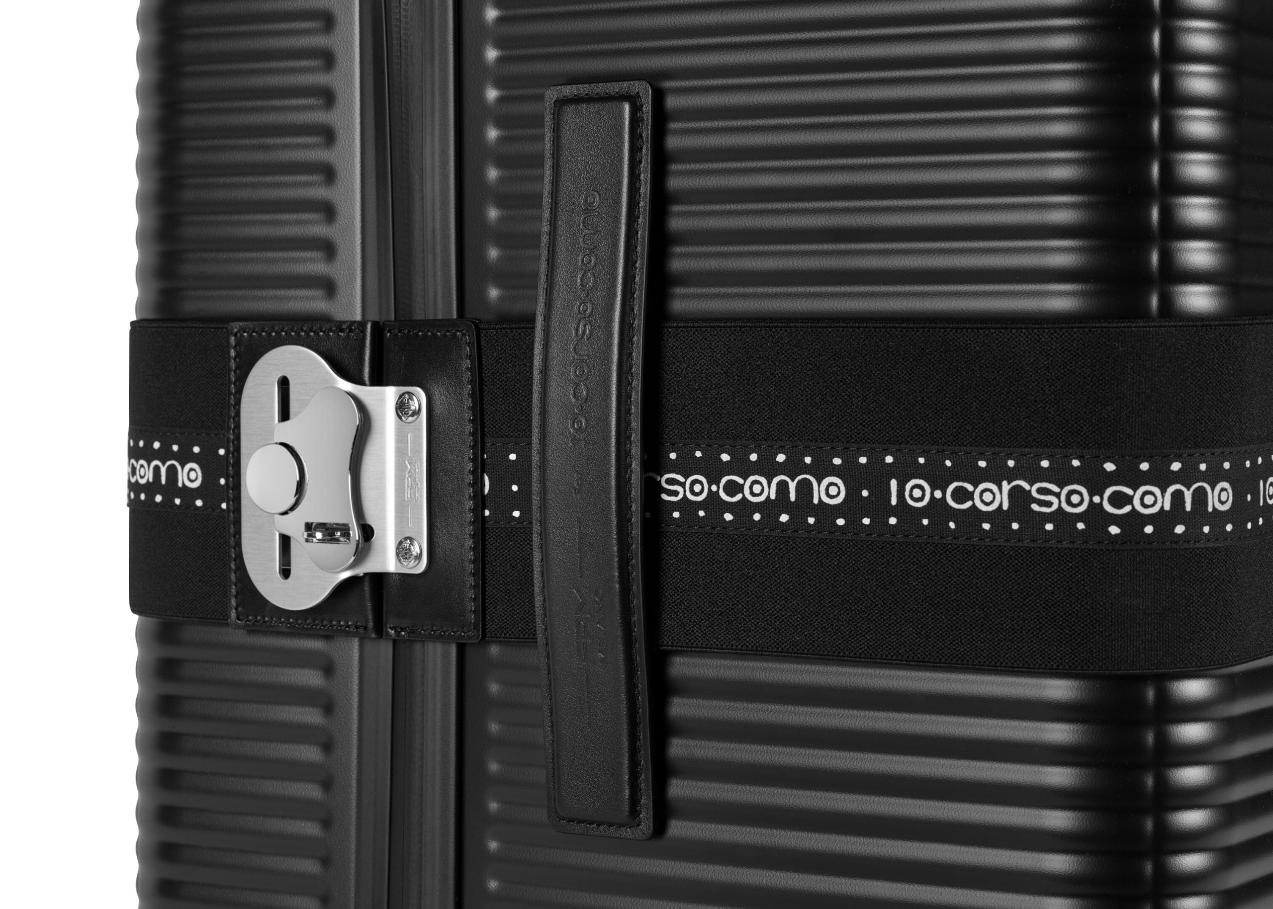 Viaggiare con stile, è il momento delle collaborazioni