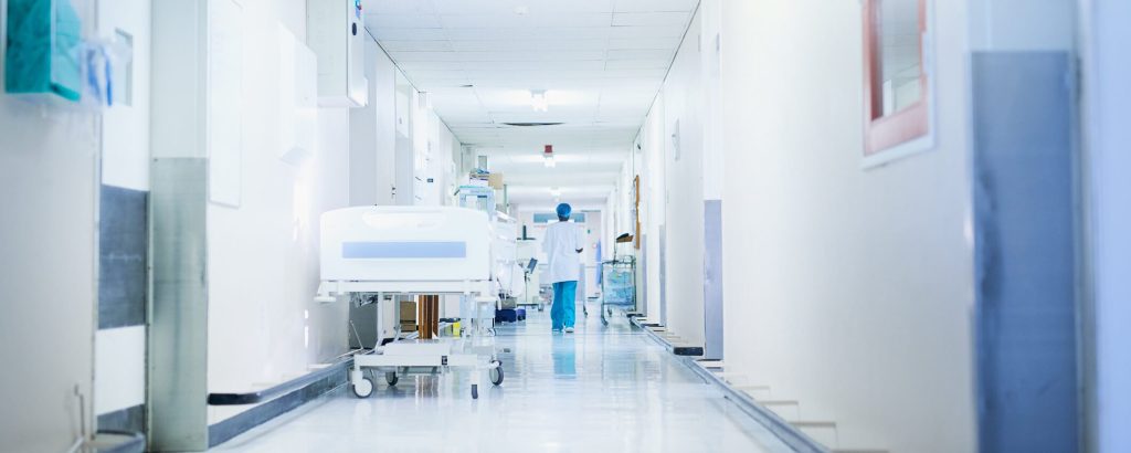 Ospedali-aziende: quando i medici diventano manager e i pazienti numeri da performance