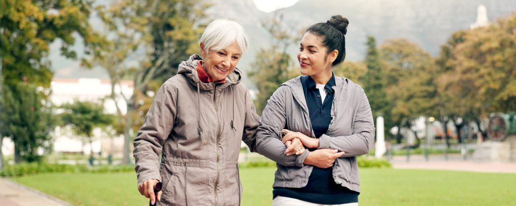 L’esodo nascosto delle badanti: chi si prenderà cura dei nostri anziani?