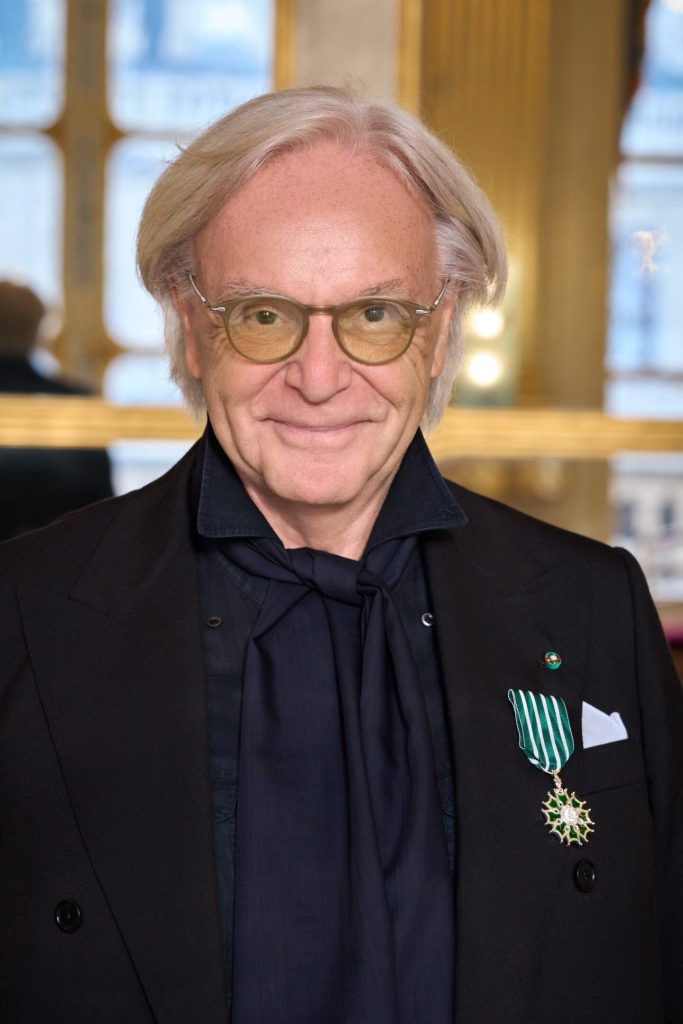 Diego Della Valle insignito a Parigi del titolo di Chevalier de l’Ordre des Arts et des Lettres