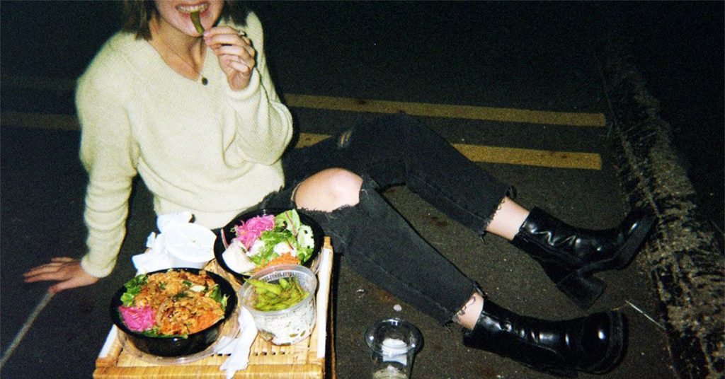 Eating Late in the Evening Coud Make Blood Sugar Control Harder for The Body