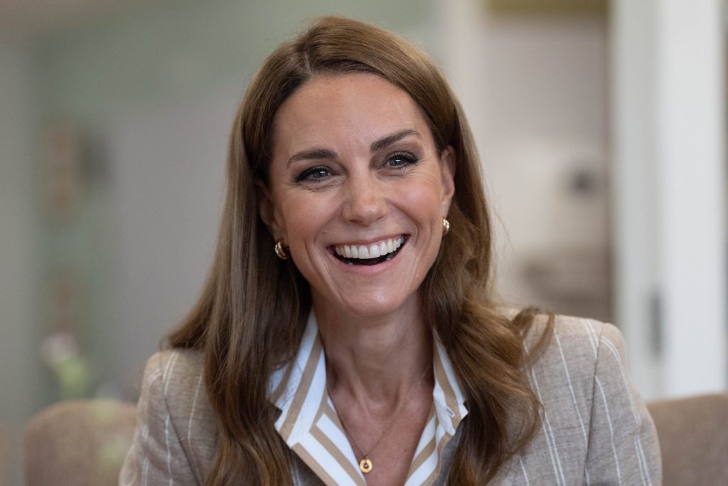 Kate Middleton torna in pubblico dopo l’assenza ad Ascot: «Tutti si aspettano tu stia meglio, ma non è affatto così»