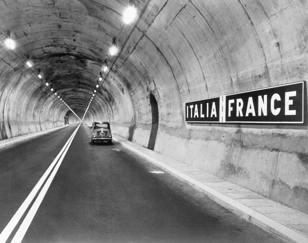 Monte Bianco, la sfida del traforo: storia del tunnel che unì Italia e Francia