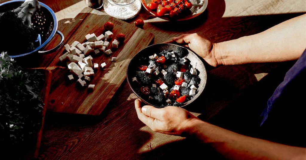 Low-Fat Vegan Diet May Be Better For Weight Loss Than A Mediterranean Diet