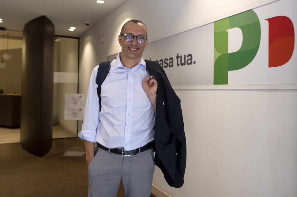Marche: Ricci, indagato per corruzione, attacca la destra, ma gli alleati cominciano a sfilarsi