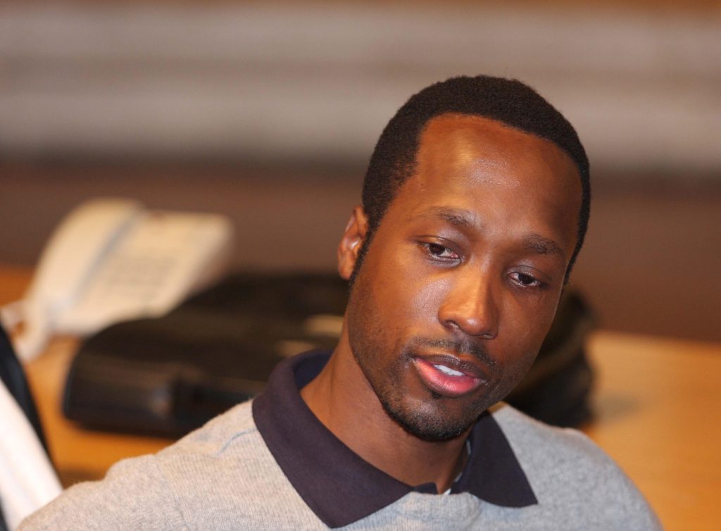 Rudy Guede rinviato a giudizio per violenza sessuale. Amanda Knox: «Un assassino dimenticato»