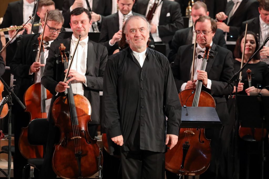 Direttore d’orchestra russo a Caserta, parte la caccia alle streghe