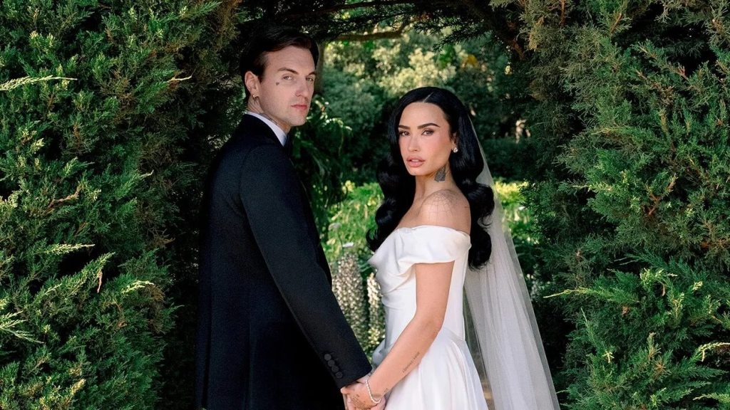 Sveva Alviti, Demi Lovato e la principessa Iman Pahlavi: le spose dell’estate