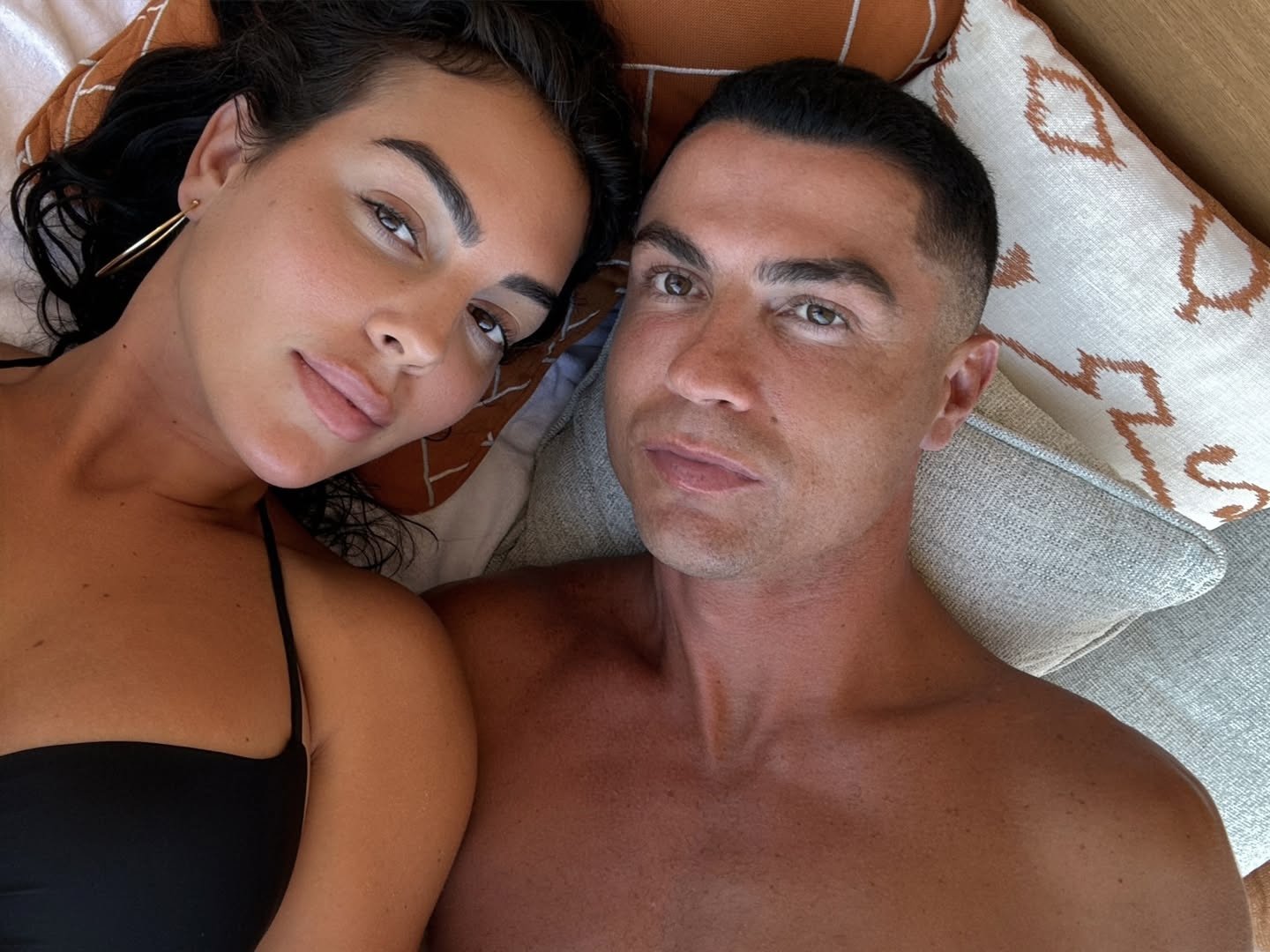 Cristiano Ronaldo e Georgina, nozze con “clausola d’oro”: 114mila dollari al mese e villa di lusso in caso di divorzio