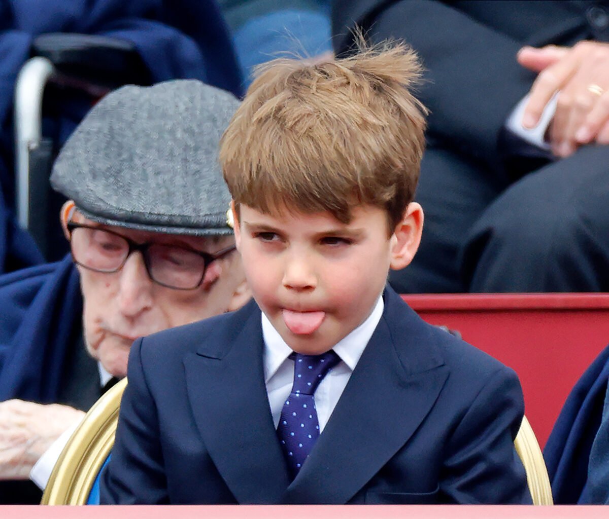 ⁠⁠Il “monello” Louis sempre più simile allo zio Harry: le foto che fanno discutere