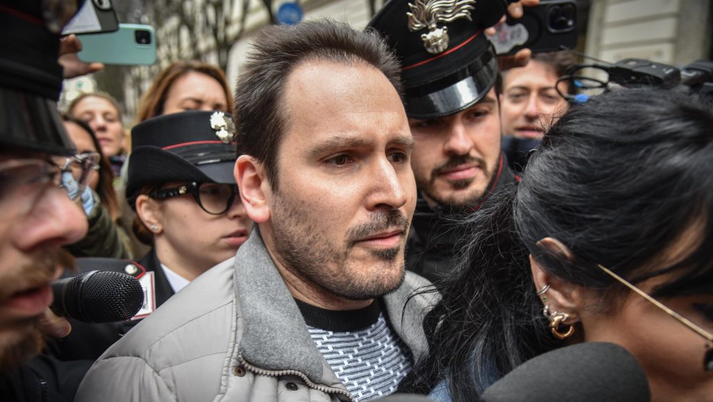 Garlasco, il giallo dello scontrino: perché la Procura indaga sul rapporto tra la madre di Sempio e l’ex pompiere