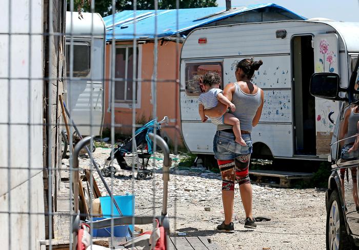 Campi rom fuori controllo: mappa, numeri e criticità in tutta Italia