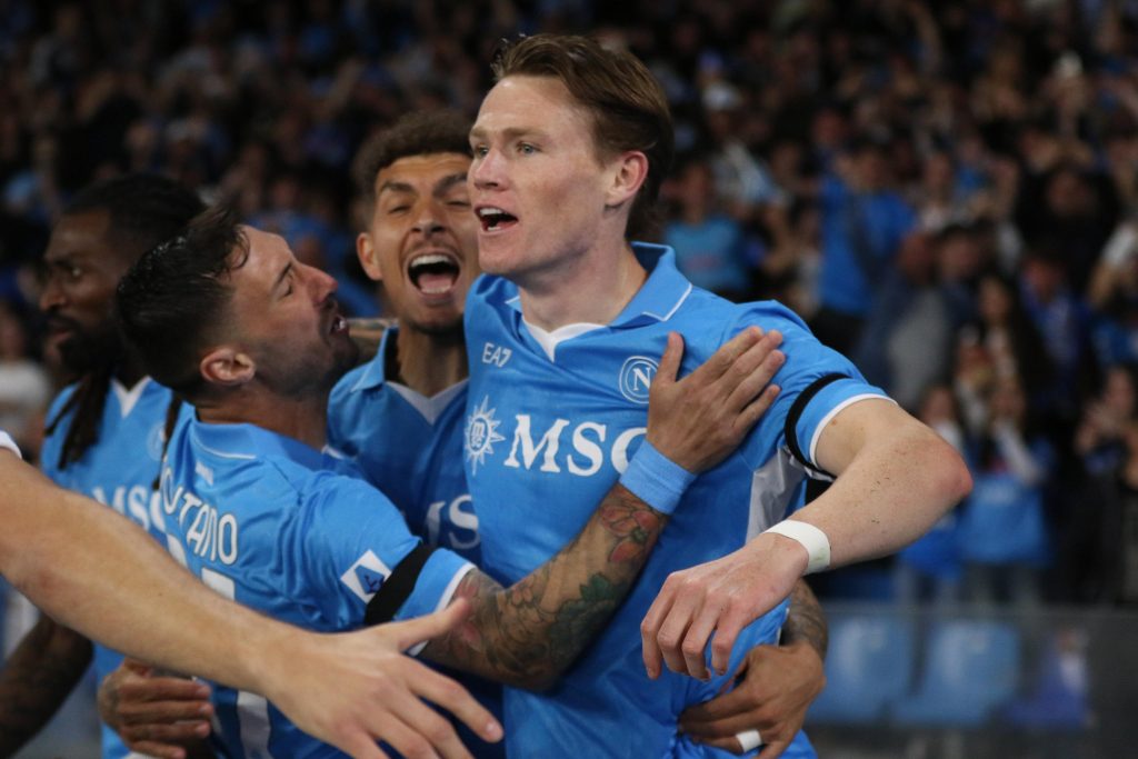Serie A: il Napoli riparte dal solito McTominay. Allarme Milan, serve un centravanti