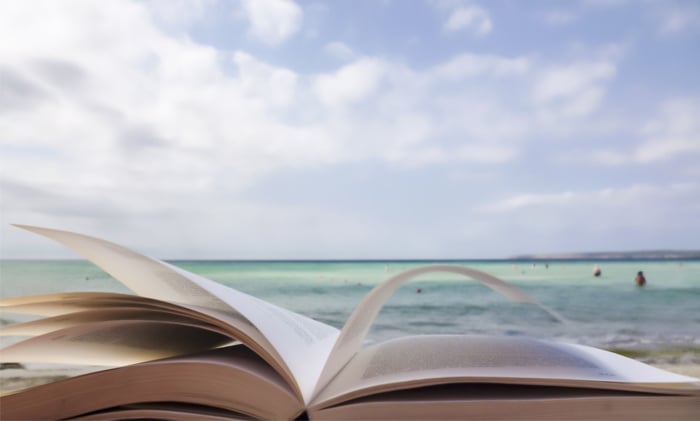 Dieci libri da leggere prima della fine dell’estate 2025