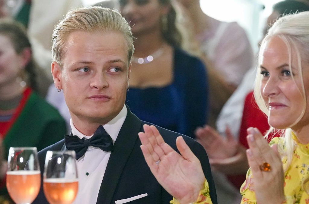 Norvegia, scandalo reale: il figlio di Mette-Marit incriminato per stupro e violenze