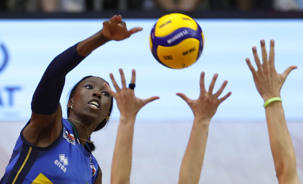 Egonu spinge l’Italvolley in finale Un altro capolavoro di Velasco