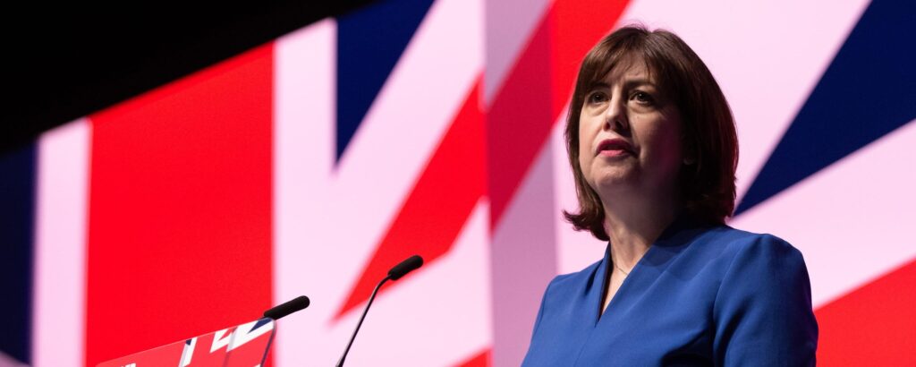 Labour party in fermento: la candidatura di Lucy Powell mette in crisi la leadership di Keir Starmer