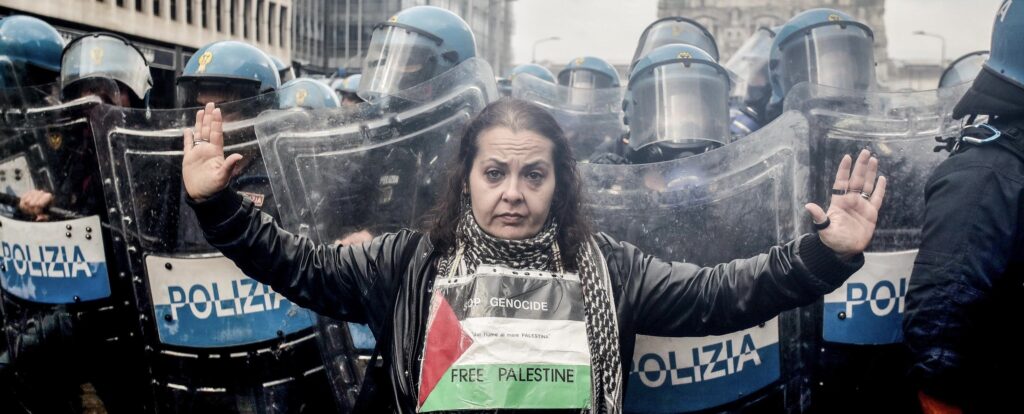 Cortei per Gaza, l’Italia travolta dalla guerriglia: fanno la guerra contro la guerra