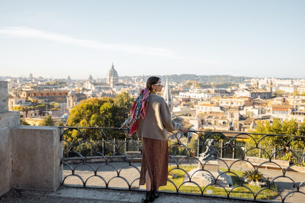 Turismo d’autunno, l’Italia non si ferma: boom di stranieri e spesa media oltre i 200 euro al giorno