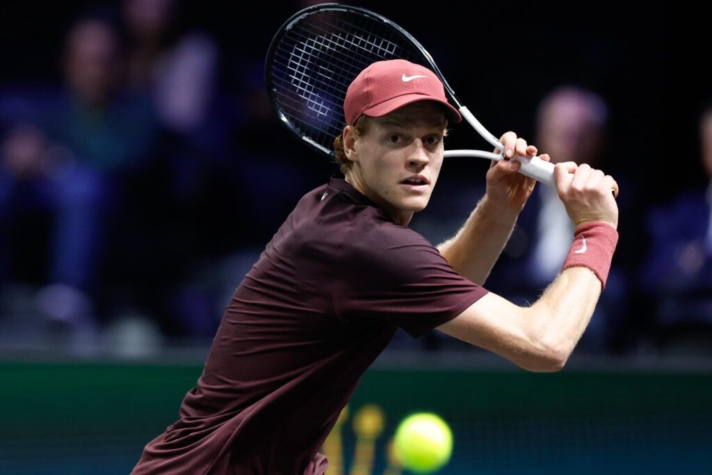 Sinner supera Shelton in scioltezza In semifinale a Parigi c’è Zverev