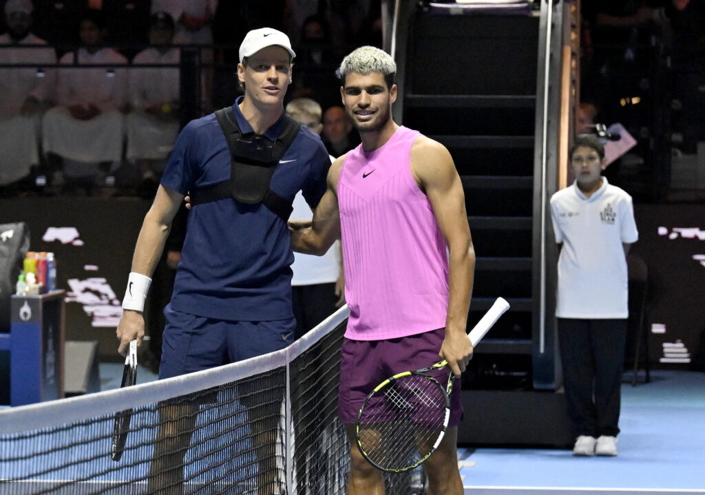 Sinner ingiocabile domina Alcaraz Tennis meraviglioso a Riad